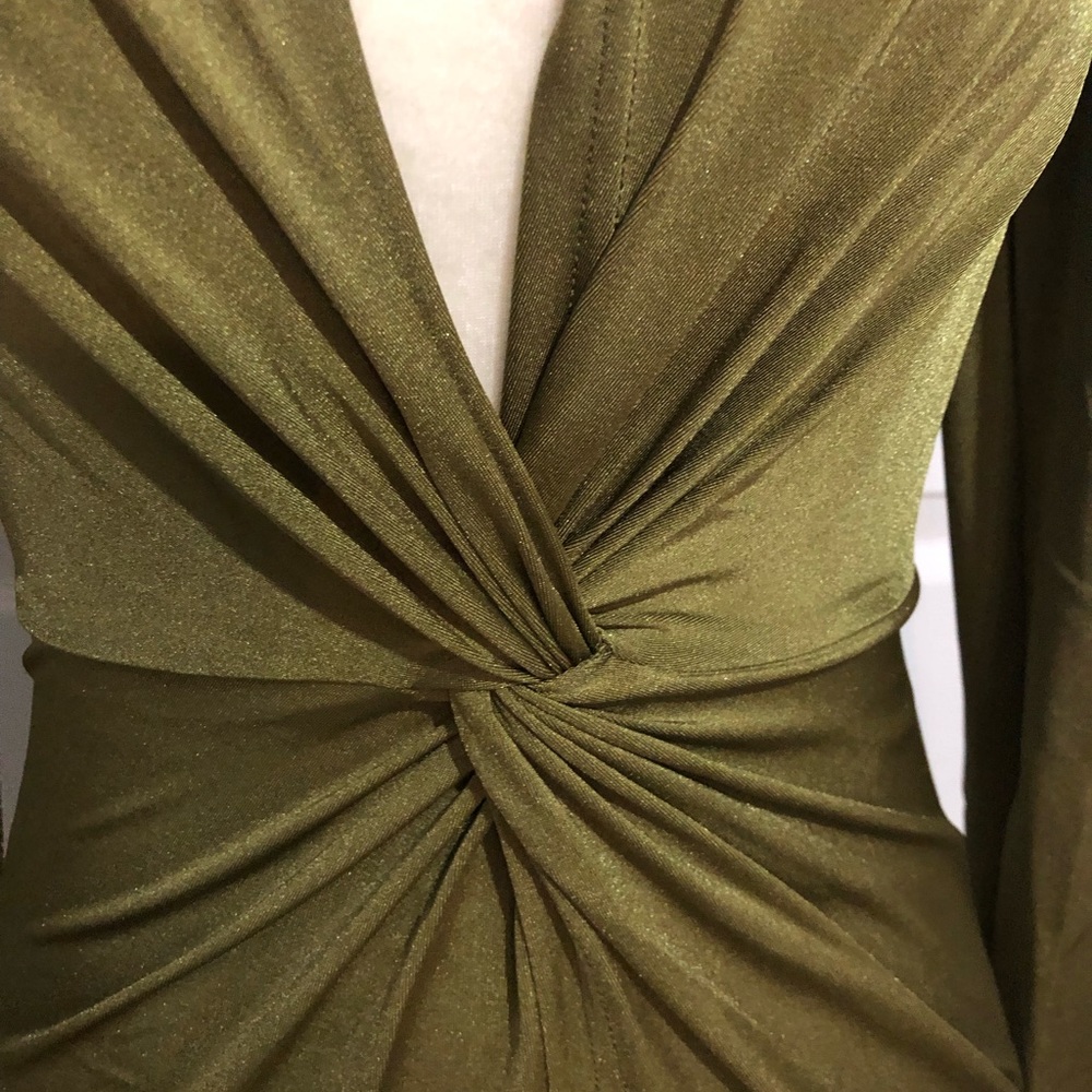 ❣️50%Off❣️ Twisted V Plunge Dress - Picture 9 of 11